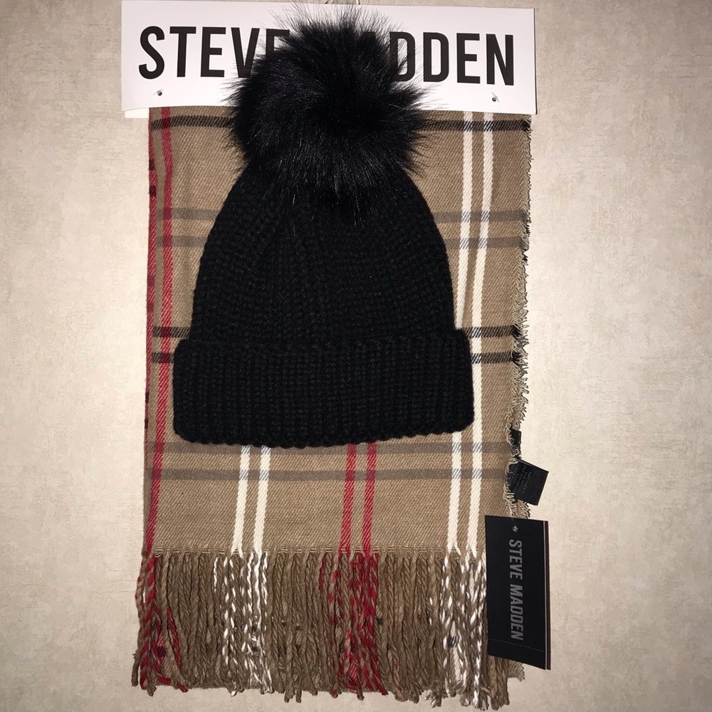 NEW Steve Madden Beanie and Scarf